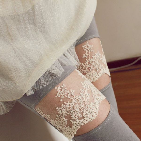 Modal Elastic Fabric/Knee Embroidery Lace Pantyhose